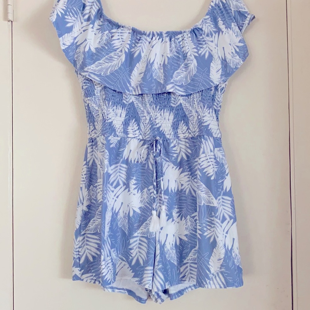 NWOT Blue & White Romper Junior XL